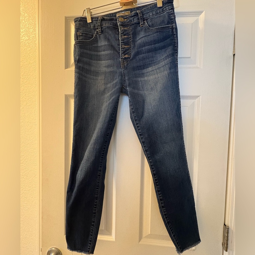 Kut from the Kloth Button Fly High Waist Ankle Skinny Jeans with frayed hem